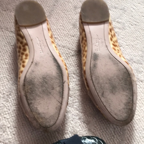 Ferragamo Leopard Print Patent Leather Varina Flat - Picture 4 of 6